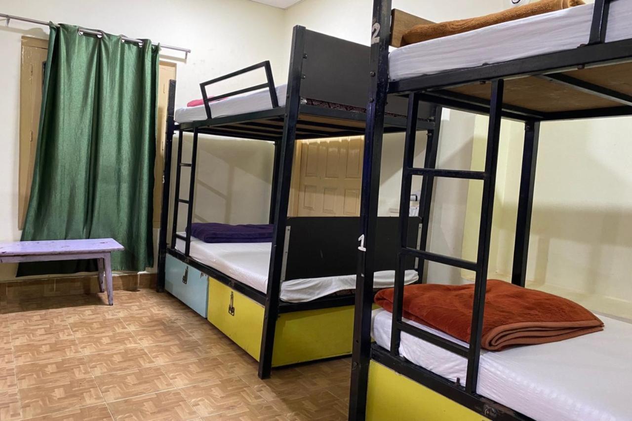 Vagabond Stay Hostel Varanasi Exterior foto