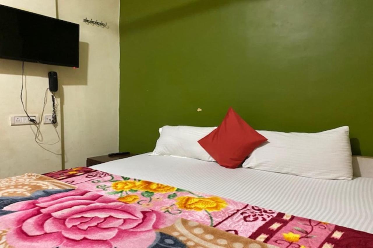 Vagabond Stay Hostel Varanasi Exterior foto